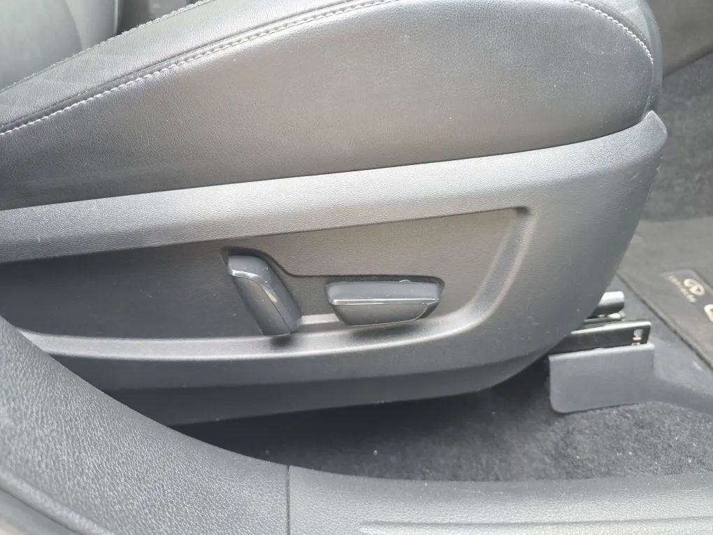 Used 2019 INFINITI QX50 Luxe FWD image 47