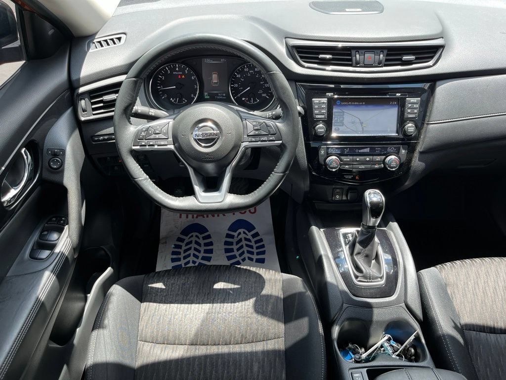 Used 2017 Nissan Rogue SV AWD/4WD image 14