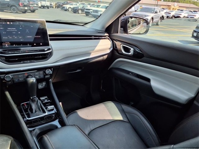 Used 2022 Jeep Compass Limited w/ Sun and Sound Group image 21
