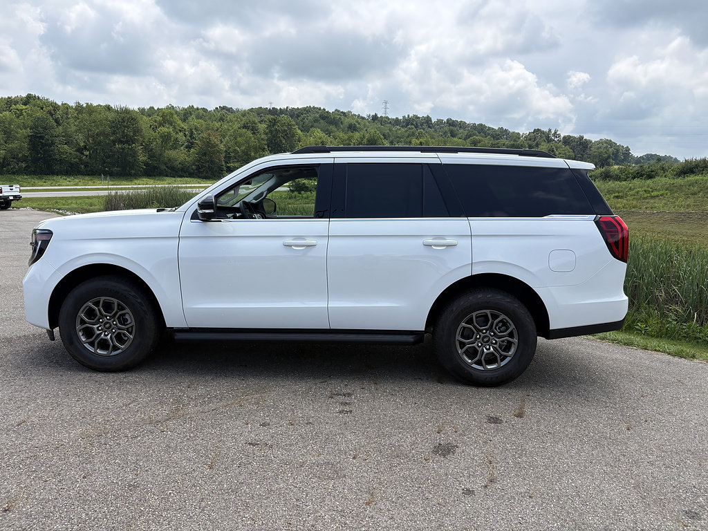 New 2026 Ford Expedition Active AWD/4WD image 2