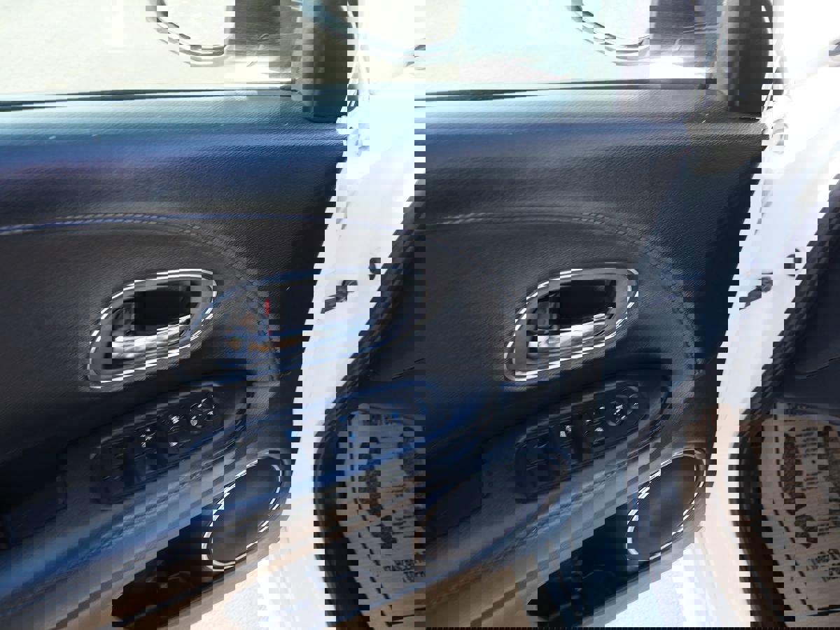 Used 2019 Honda HR-V Touring image 16