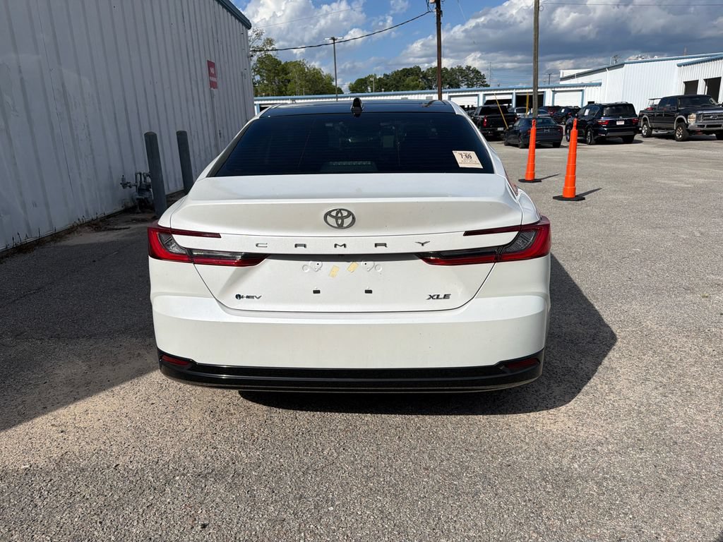 Used 2025 Toyota Camry XLE FWD image 5