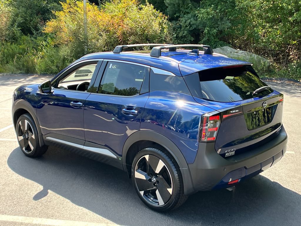 Used 2025 Nissan Kicks SR w/ SR Premium Package AWD/4WD image 3
