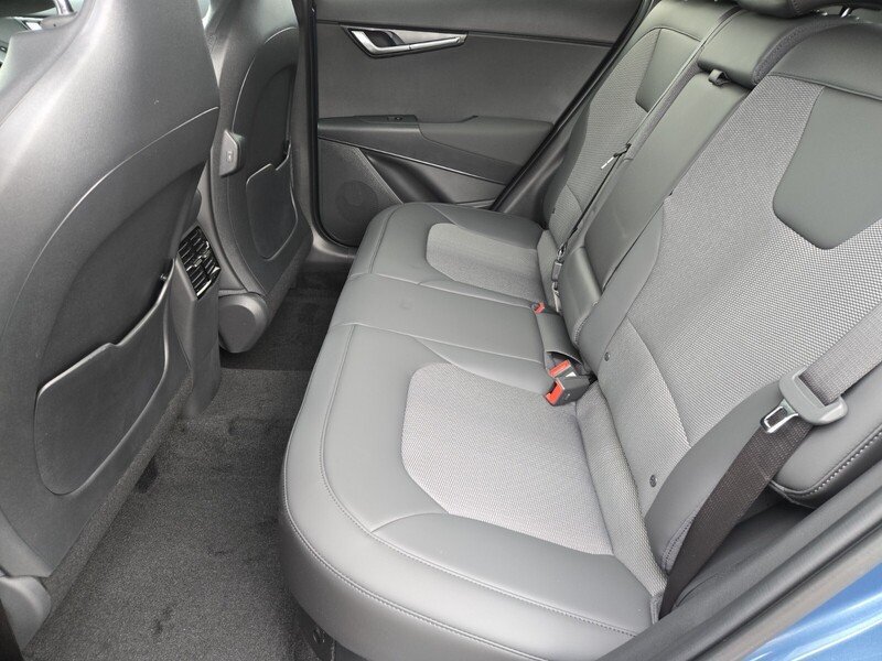 New 2026 Kia Niro EX FWD image 8