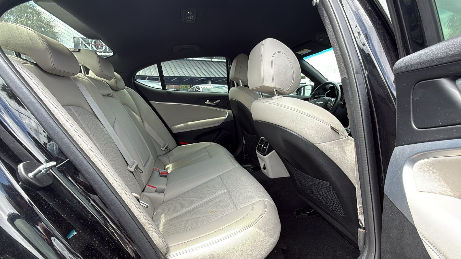 Used 2023 Genesis G70 2.0T RWD image 25