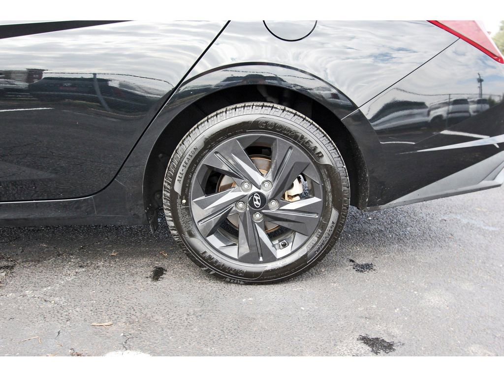 Certified 2021 Hyundai Elantra SEL image 30