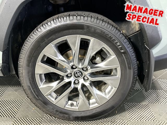 Used 2021 Toyota RAV4 XLE Premium image 33