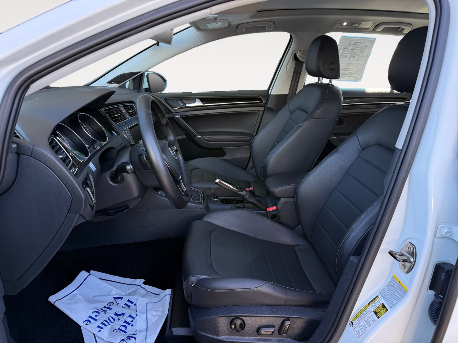 Used 2015 Volkswagen Golf TDI SEL w/ Lighting Package (SEL) FWD image 10