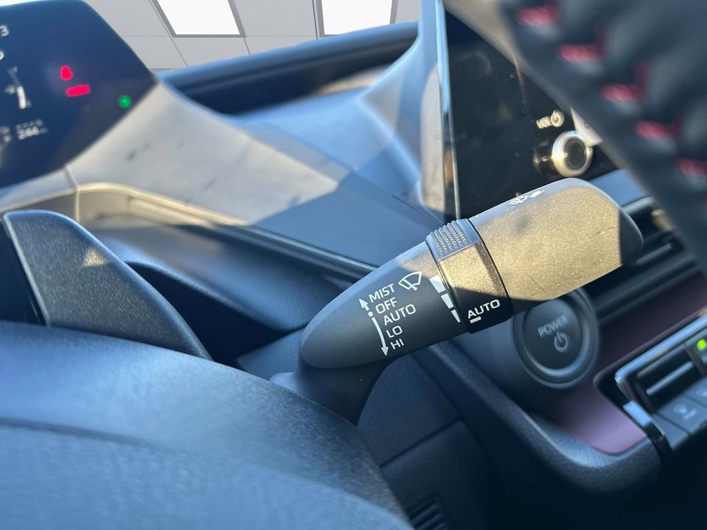 Used 2025 Toyota Prius Plug-In Hybrid image 25