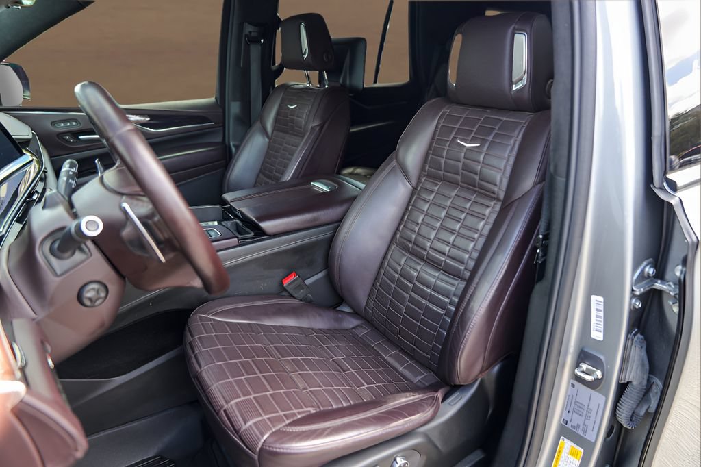 Used 2023 Cadillac Escalade V w/ LPO, ONYX Package AWD/4WD image 7