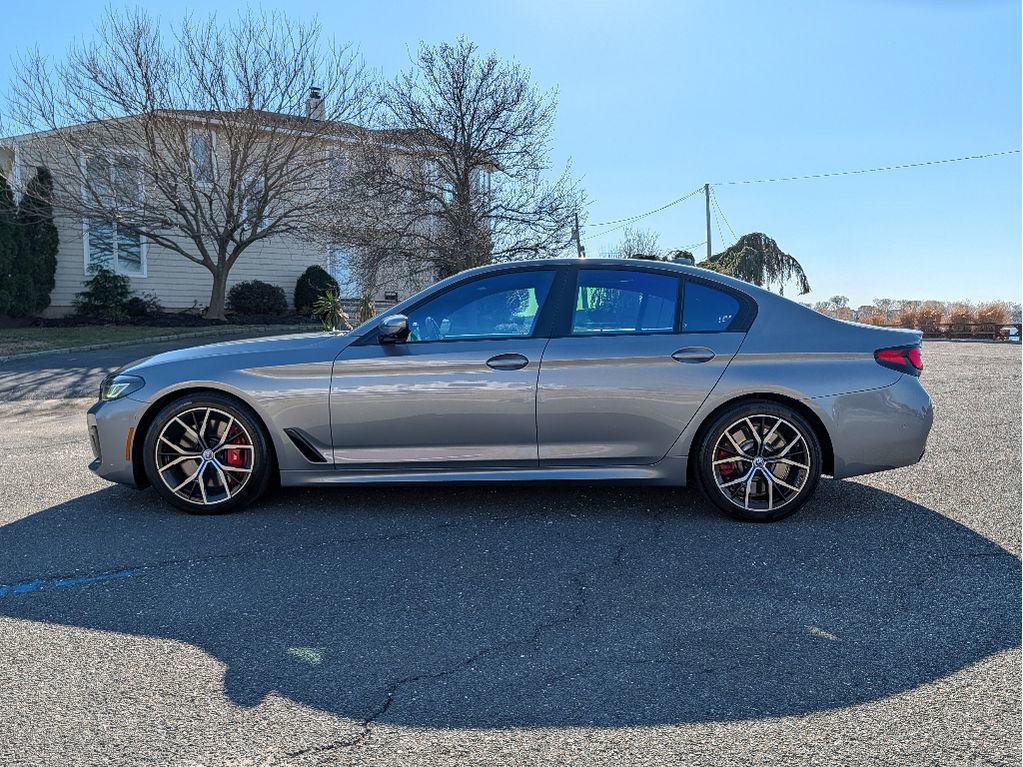 Used 2023 BMW M550i xDrive w/ Executive Package image 9