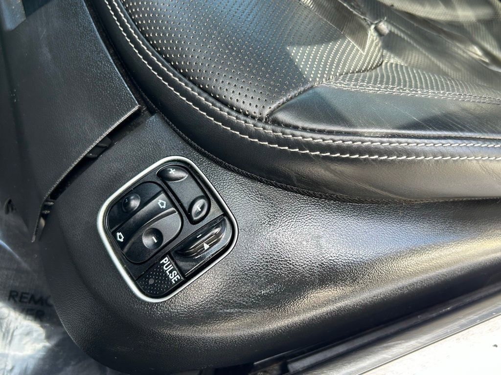 Used 2011 Mercedes-Benz SL 550 image 12