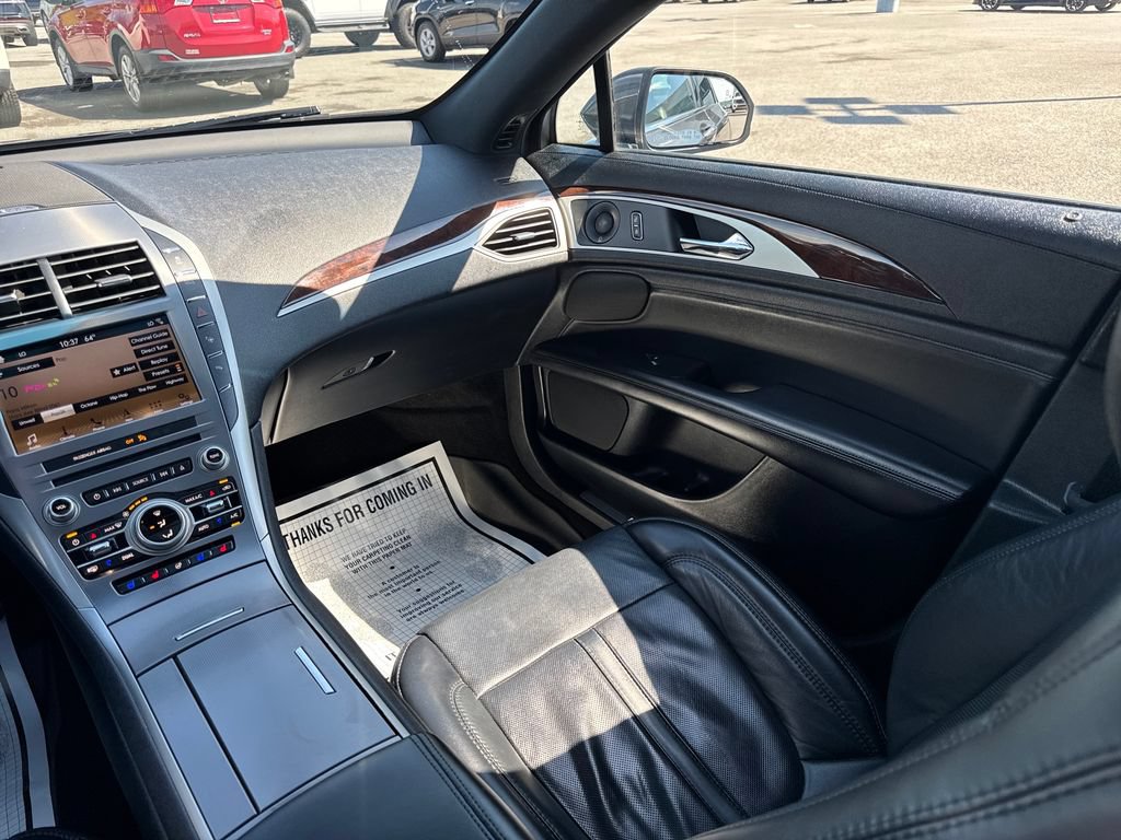 Used 2019 Lincoln MKZ Reserve FWD image 12
