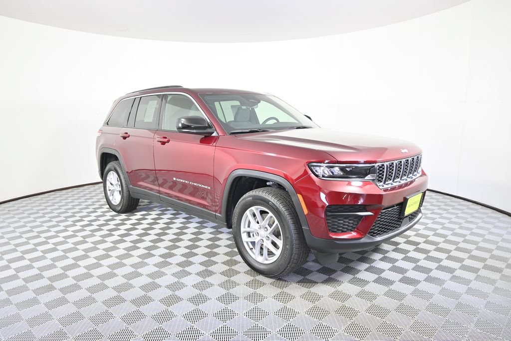 Used 2026 Jeep Grand Cherokee Laredo X AWD/4WD image 9