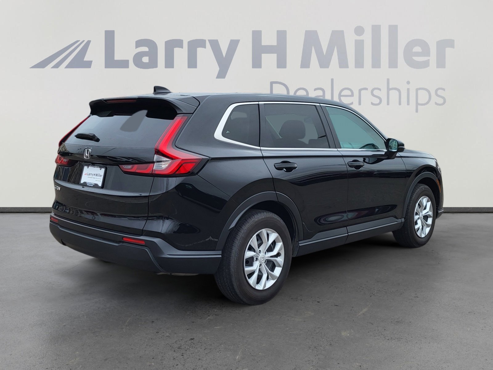 Used 2025 Honda CR-V LX image 5