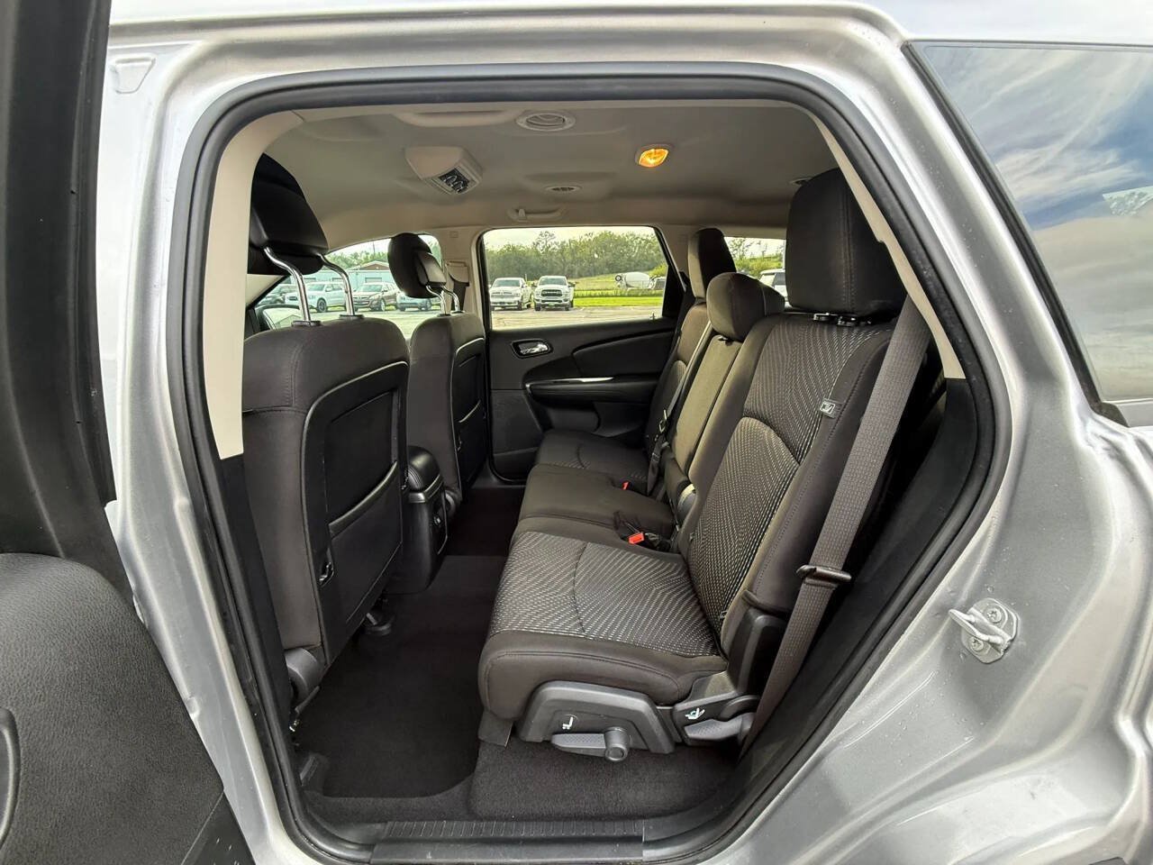 Used 2020 Dodge Journey SE w/ SE Popular Equipment Group FWD image 10