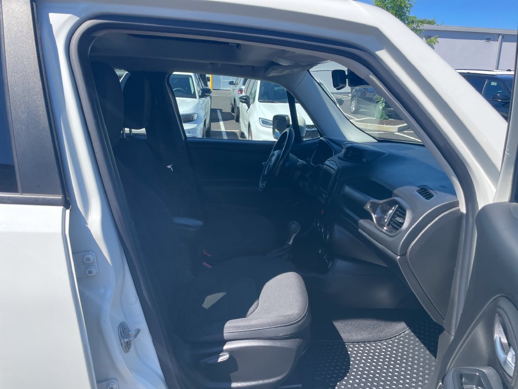 Certified 2017 Jeep Renegade Altitude AWD/4WD image 18