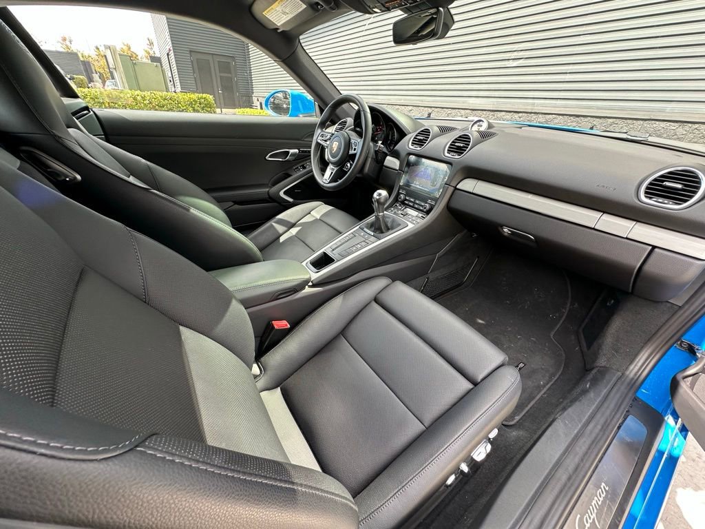 Used 2025 Porsche 718 Cayman image 63