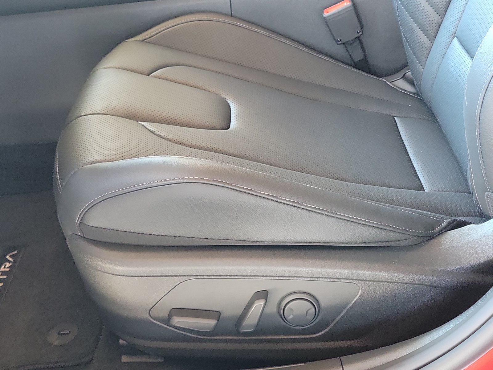 New 2026 Hyundai Elantra Sport FWD image 16