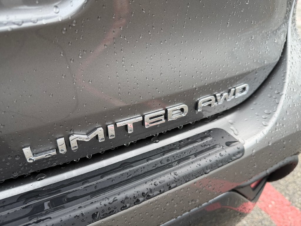 Used 2025 Toyota Highlander Limited AWD/4WD image 34