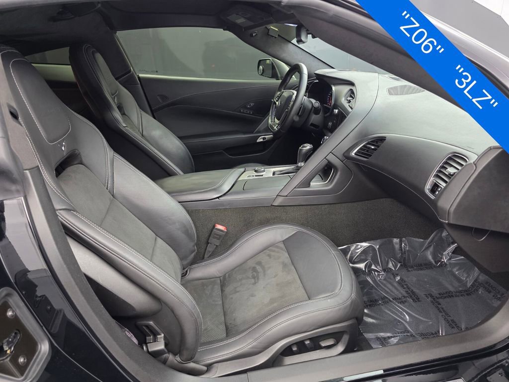 Used 2015 Chevrolet Corvette Z06 w/ 3LZ Preferred Equipment Group RWD image 27