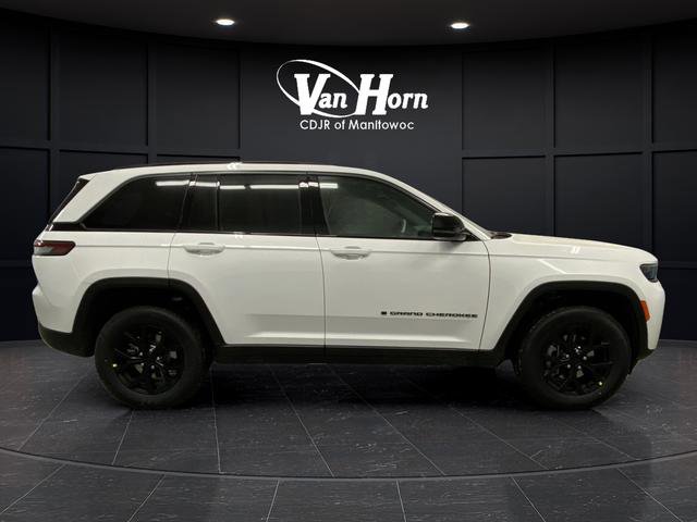 New 2026 Jeep Grand Cherokee Laredo image 2