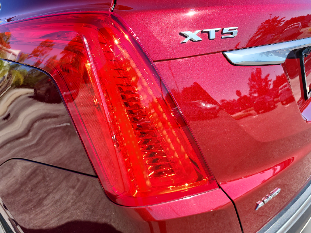 Used 2017 Cadillac XT5 Platinum AWD/4WD image 15