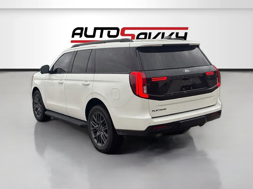 Used 2026 Ford Expedition Platinum w/ Stealth Appearance Package AWD/4WD image 5