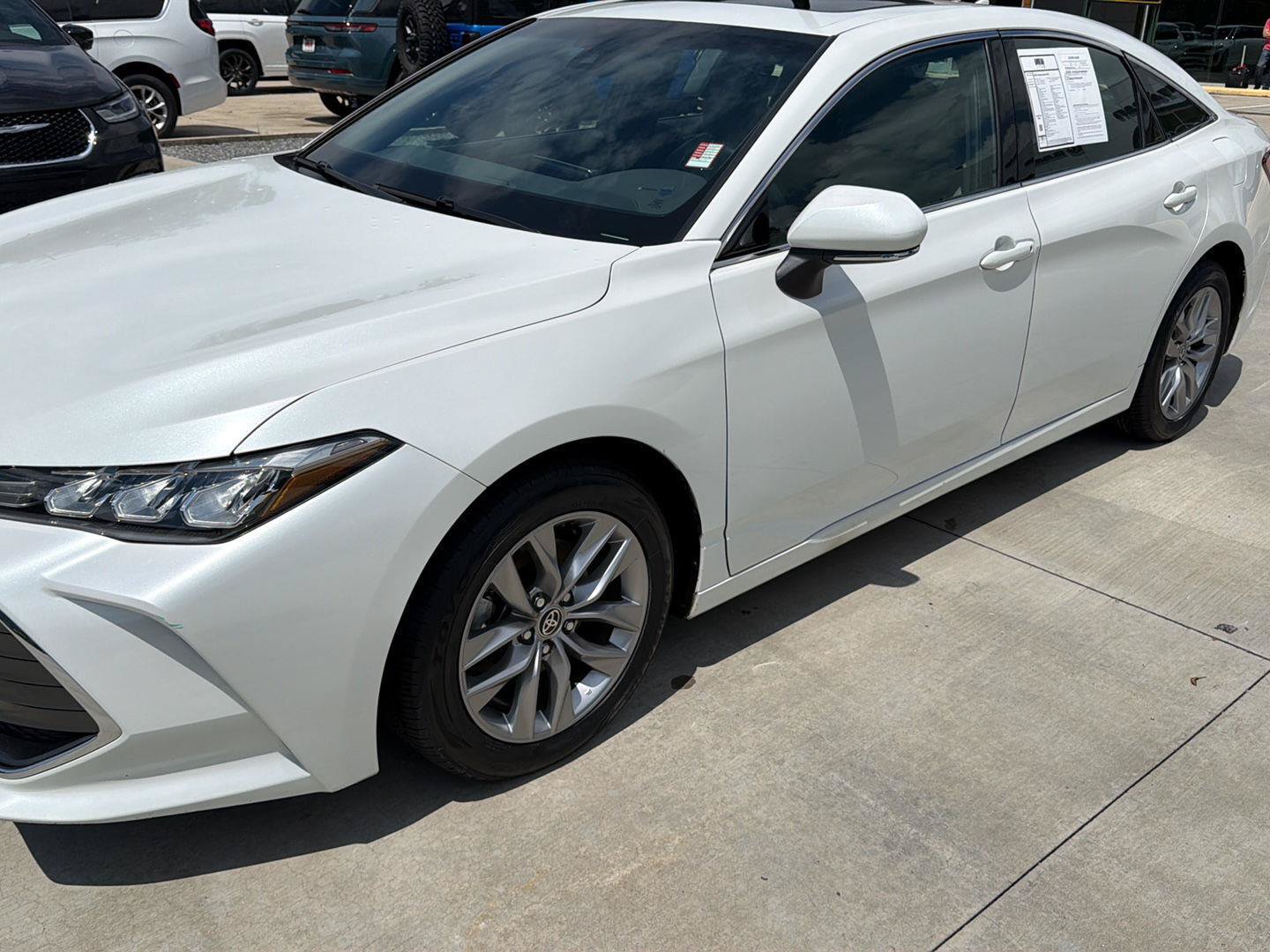 Used 2022 Toyota Avalon XLE w/ Moonroof Package FWD image 7