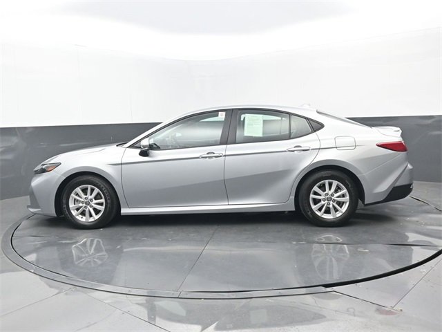 Used 2025 Toyota Camry LE image 23