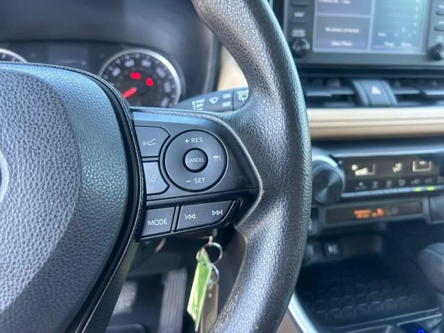 Used 2019 Toyota RAV4 LE FWD image 22