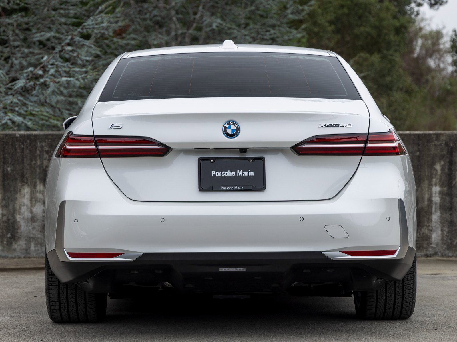 Used 2025 BMW i5 xDrive40 w/ Premium Package image 10