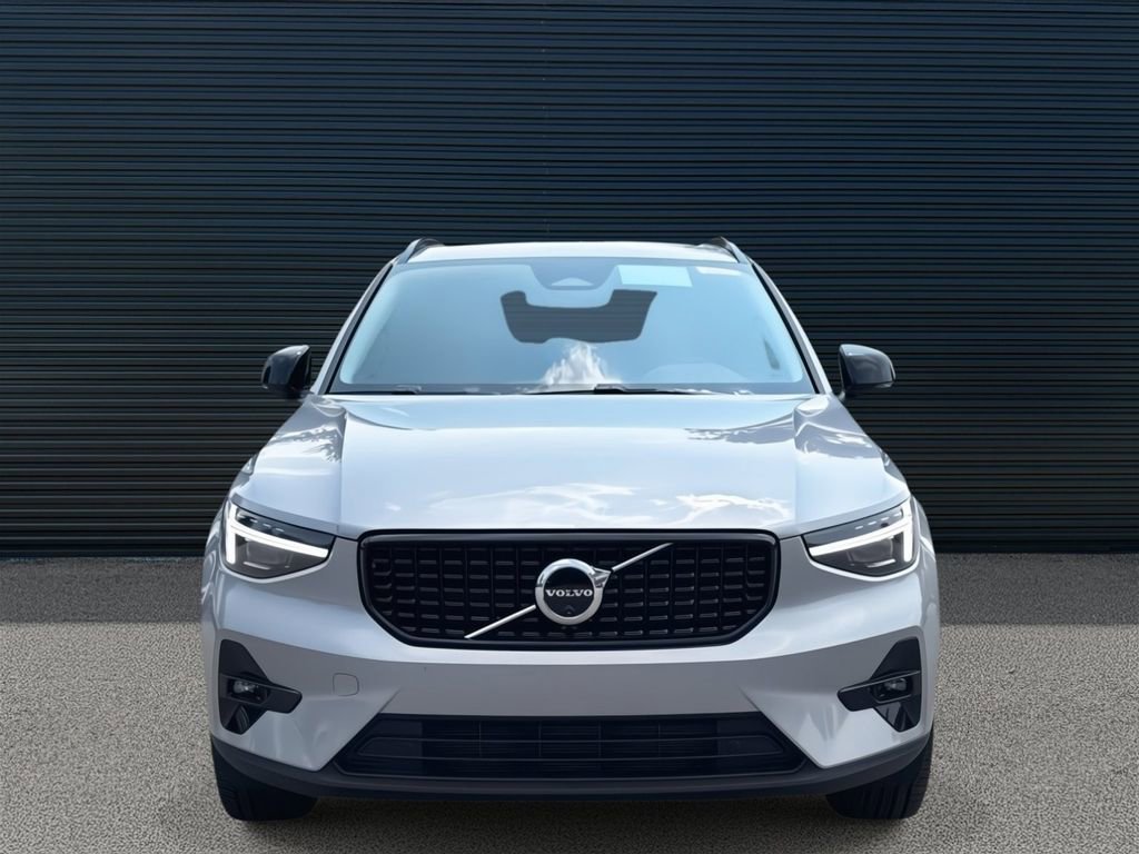 Used 2026 Volvo XC40 B5 Plus w/ Protection Package Premier image 2