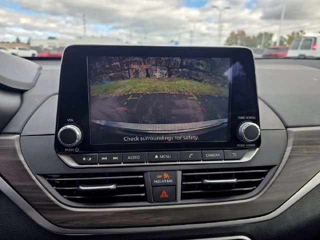 Used 2025 Nissan Altima 2.5 SV FWD image 25