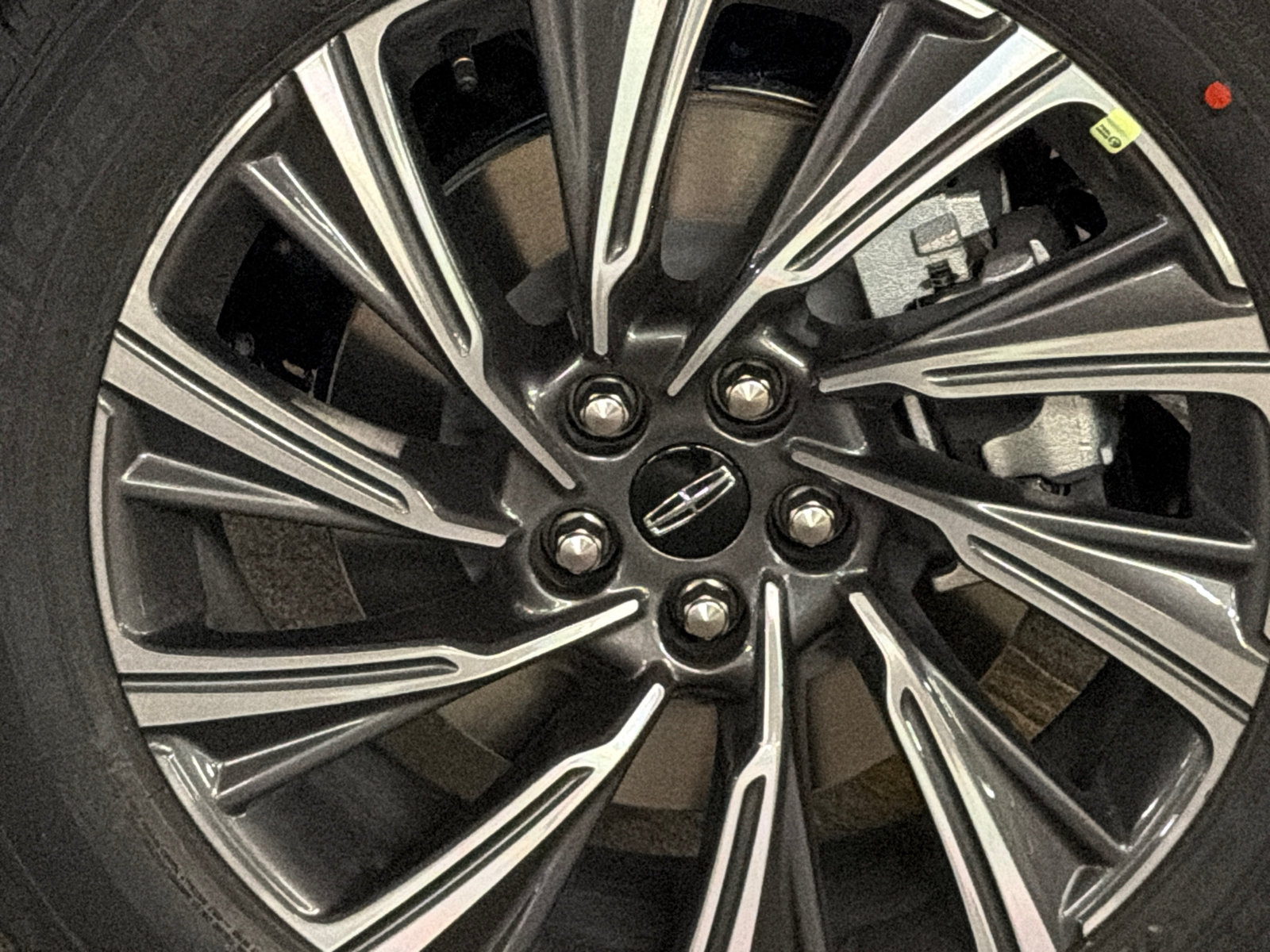New 2027 Lincoln Aviator AWD image 5