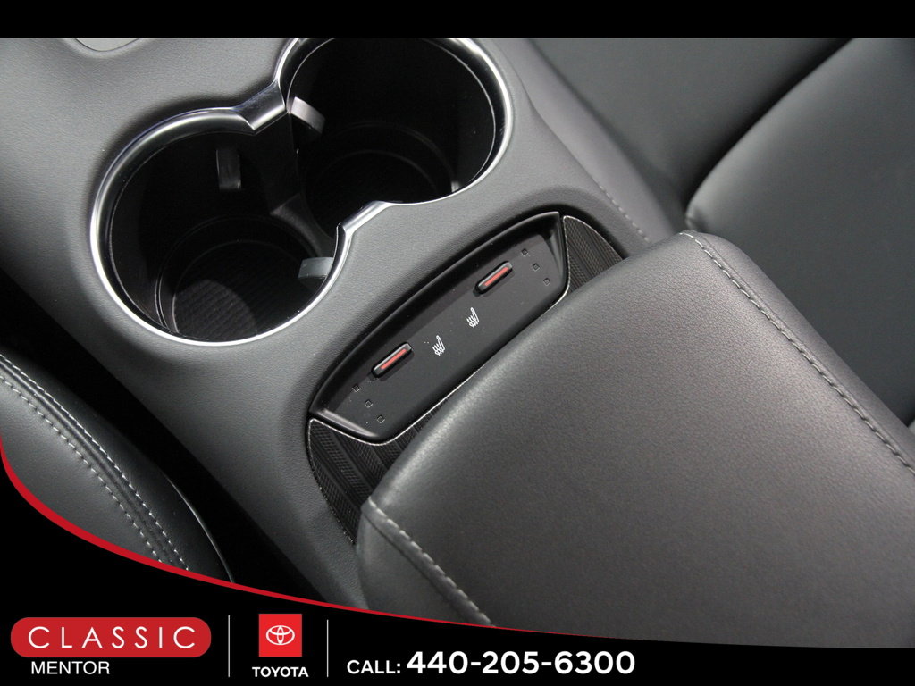 Certified 2024 Toyota Venza XLE image 18