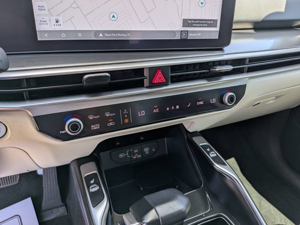Certified 2025 Kia Sorento S w/ Panoramic Sunroof Package FWD image 25