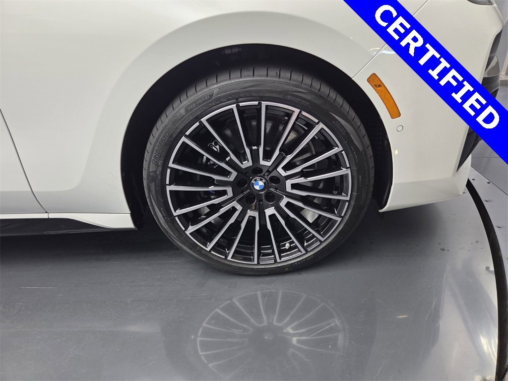 Certified 2025 BMW 760i xDrive image 19