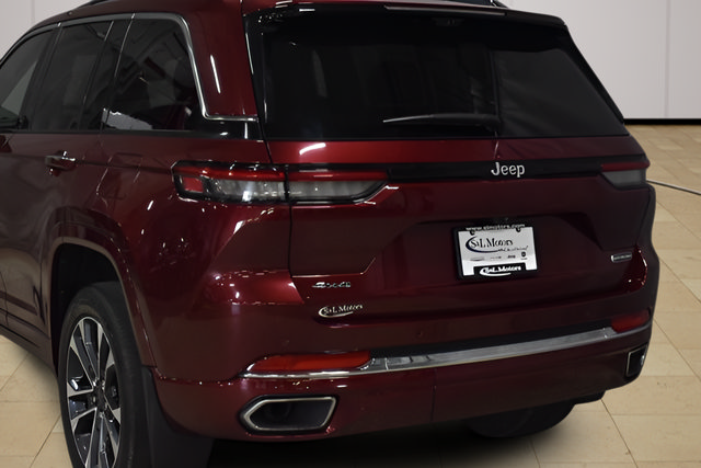 Used 2022 Jeep Grand Cherokee Overland w/ Luxury Tech Group IV AWD/4WD image 37