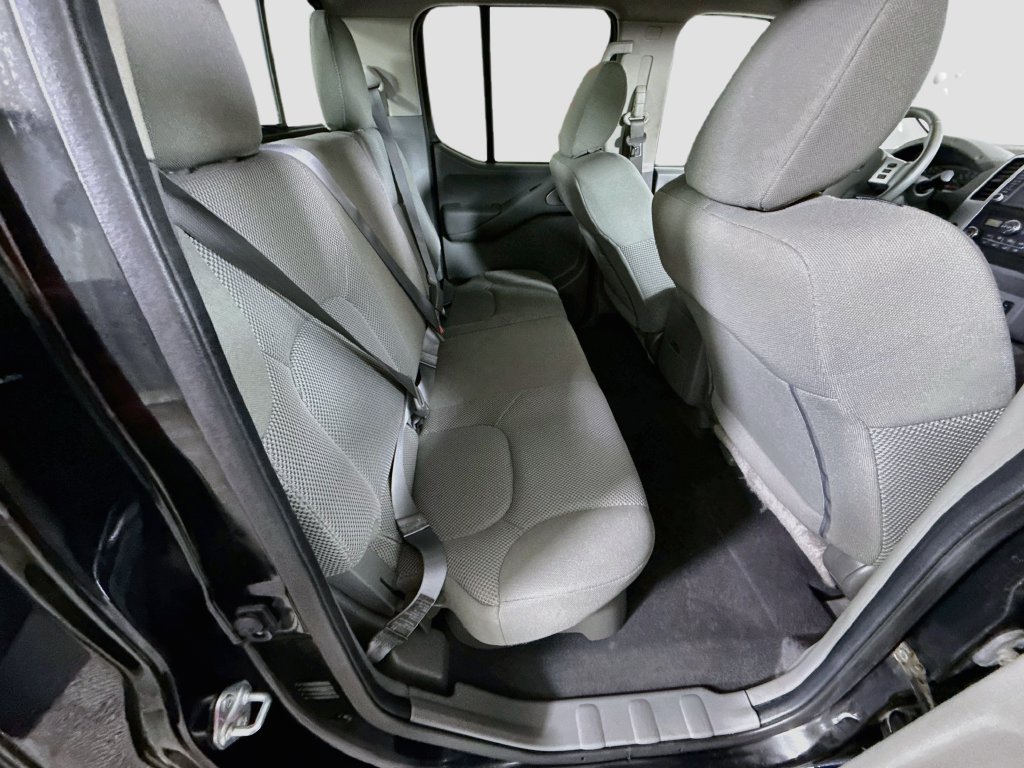 Certified 2021 Nissan Frontier SV w/ Midnight Edition Floor Mats AWD/4WD image 28