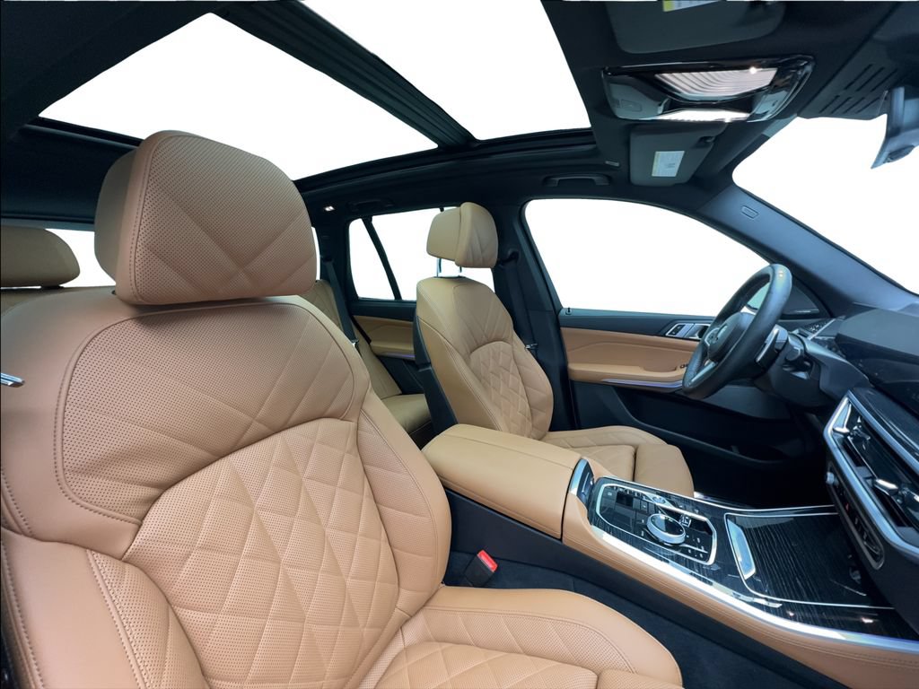 Used 2025 BMW X5 M60i AWD/4WD image 32