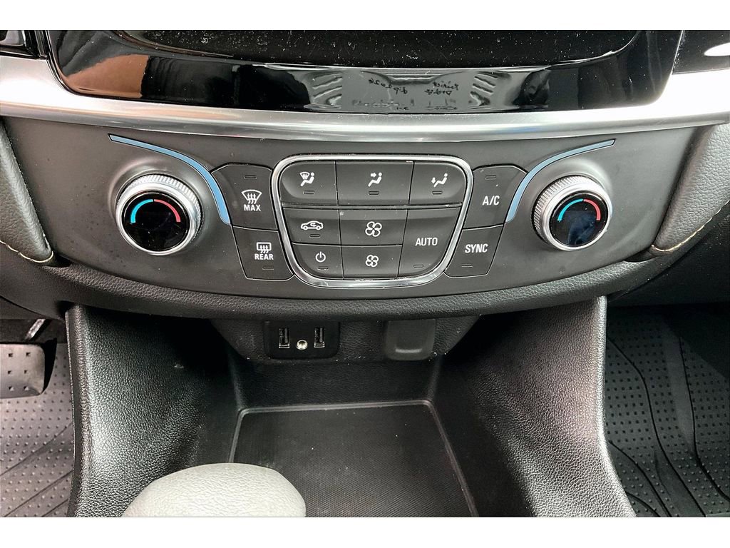 Used 2021 Chevrolet Traverse LS AWD/4WD image 33