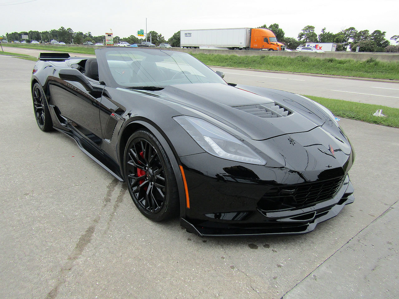 Used 2016 Chevrolet Corvette Z06 w/ 3LZ Preferred Equipment Group RWD image 3