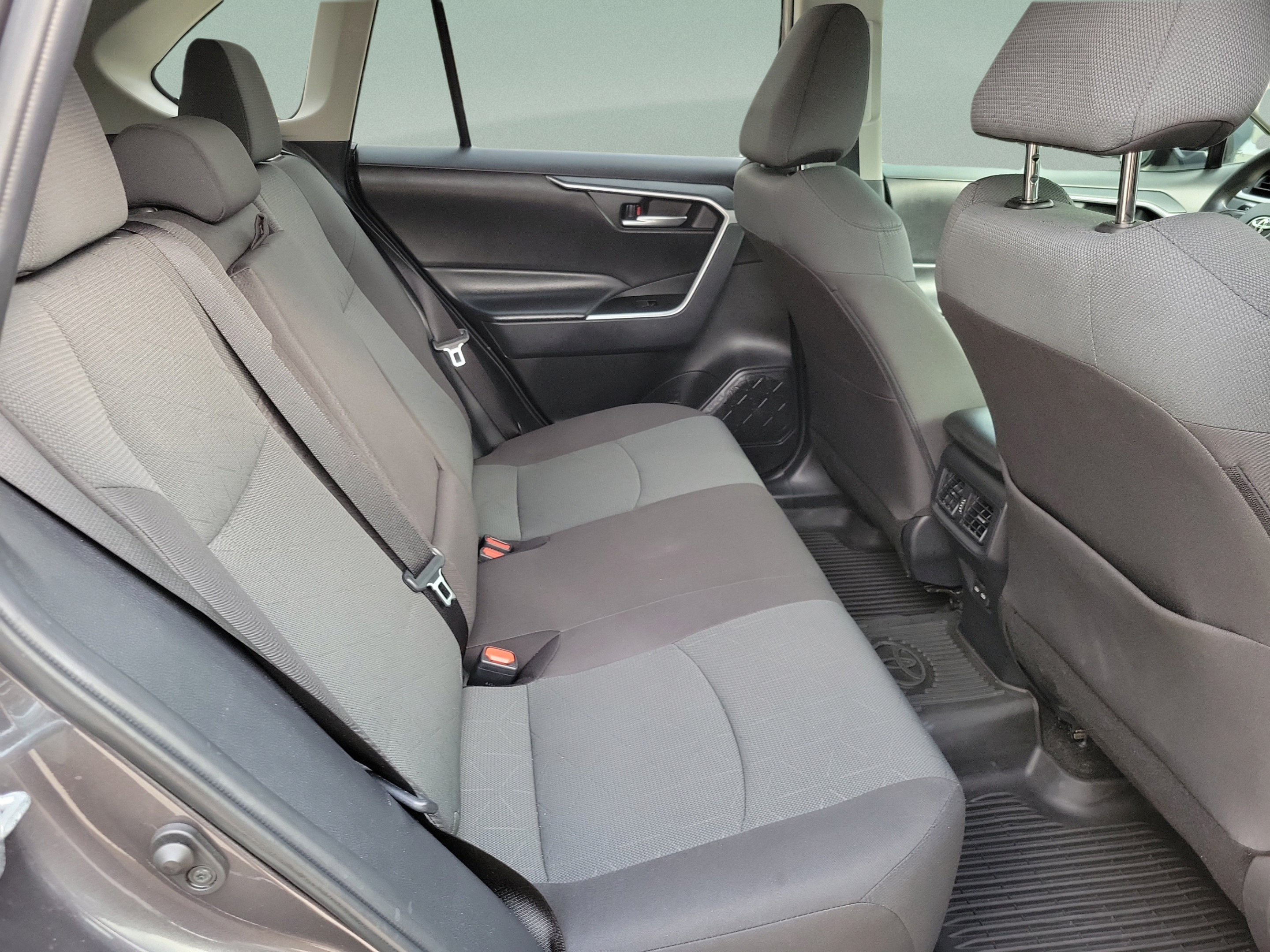 Certified 2024 Toyota RAV4 XLE AWD/4WD image 28