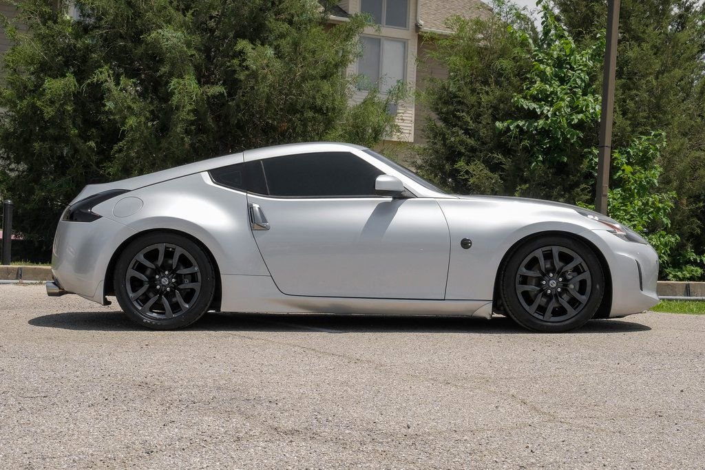 Used 2020 Nissan 370Z Coupe image 5