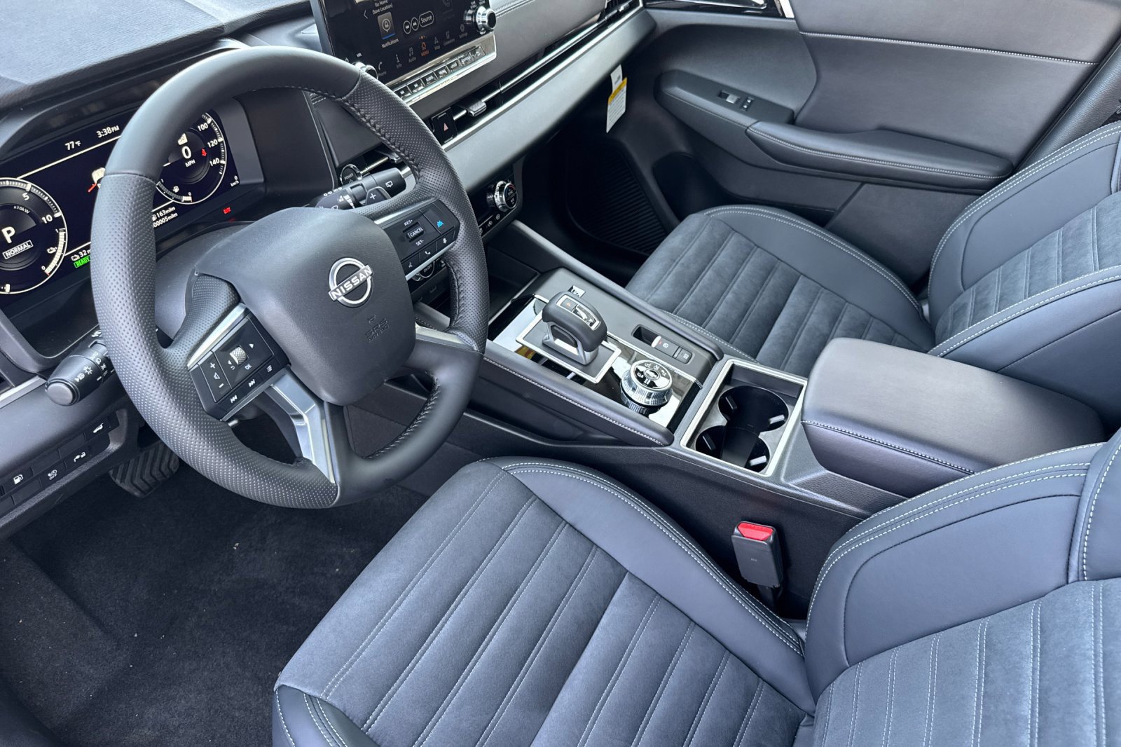 New 2026 Nissan Rogue SL w/ Family Package AWD/4WD image 10