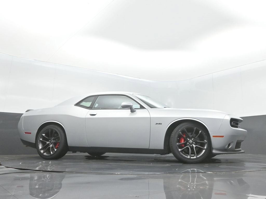 Used 2023 Dodge Challenger R/T w/ Performance Handling Group image 29