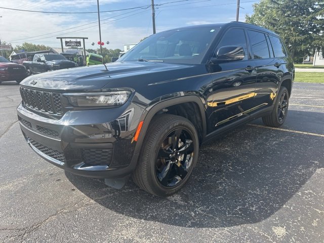 Used 2022 Jeep Grand Cherokee L Laredo image 5