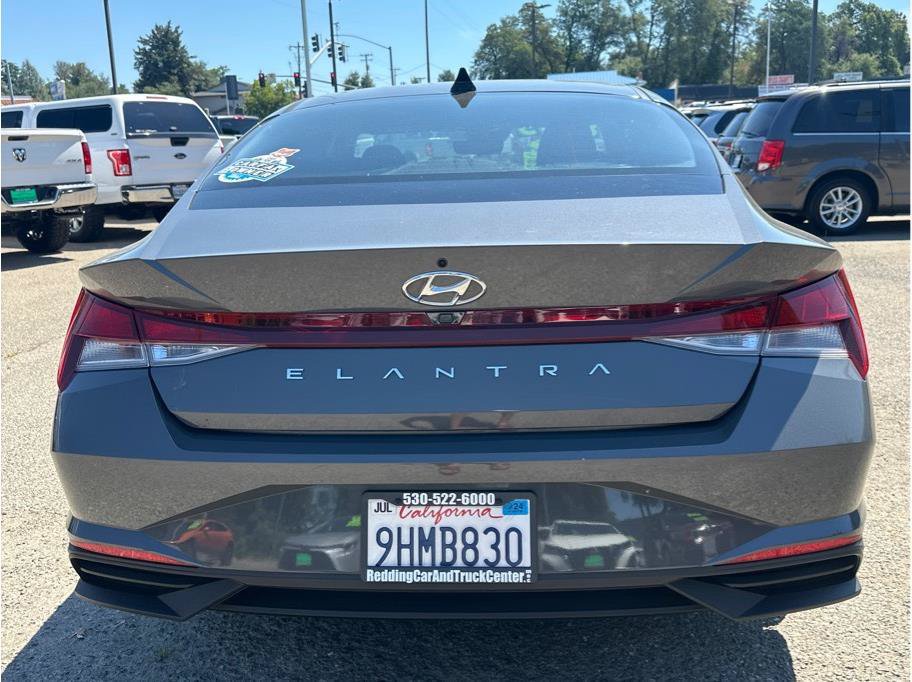 Used 2023 Hyundai Elantra SEL w/ Convenience Package FWD image 6