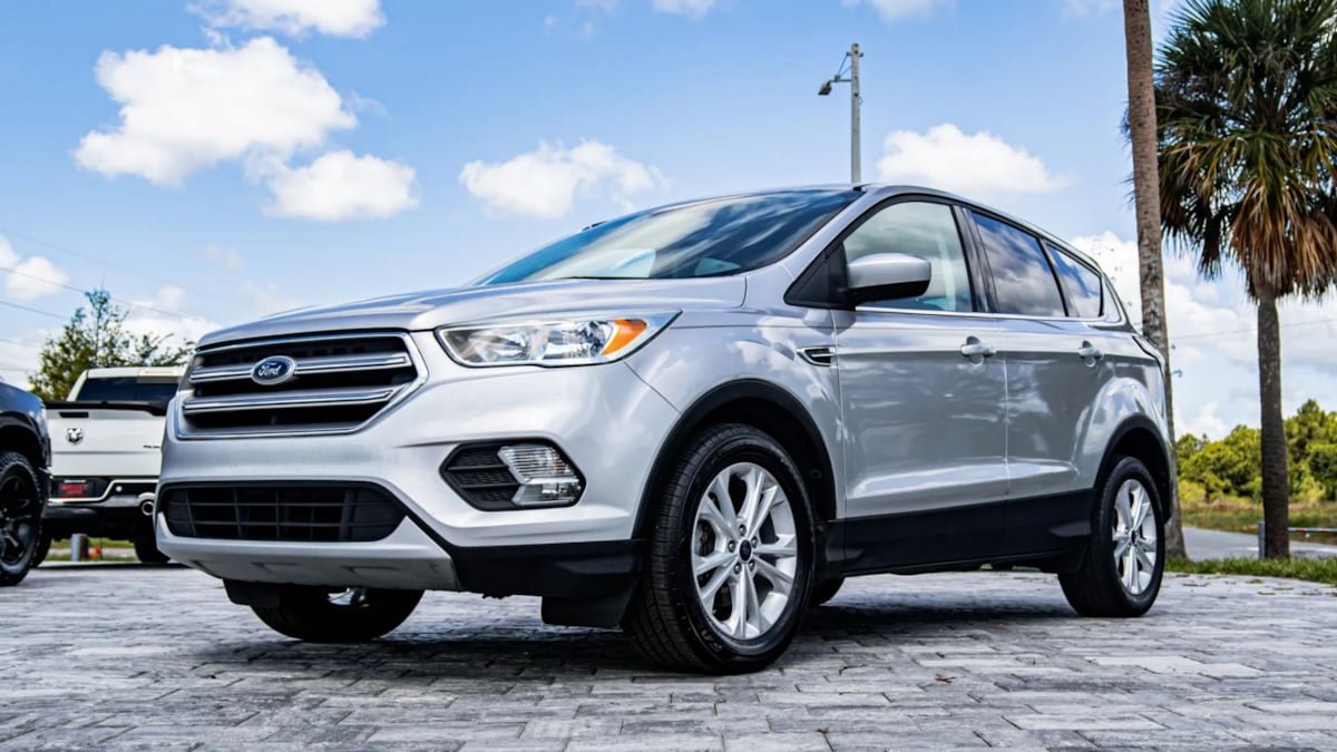 Used 2017 Ford Escape SE FWD image 3